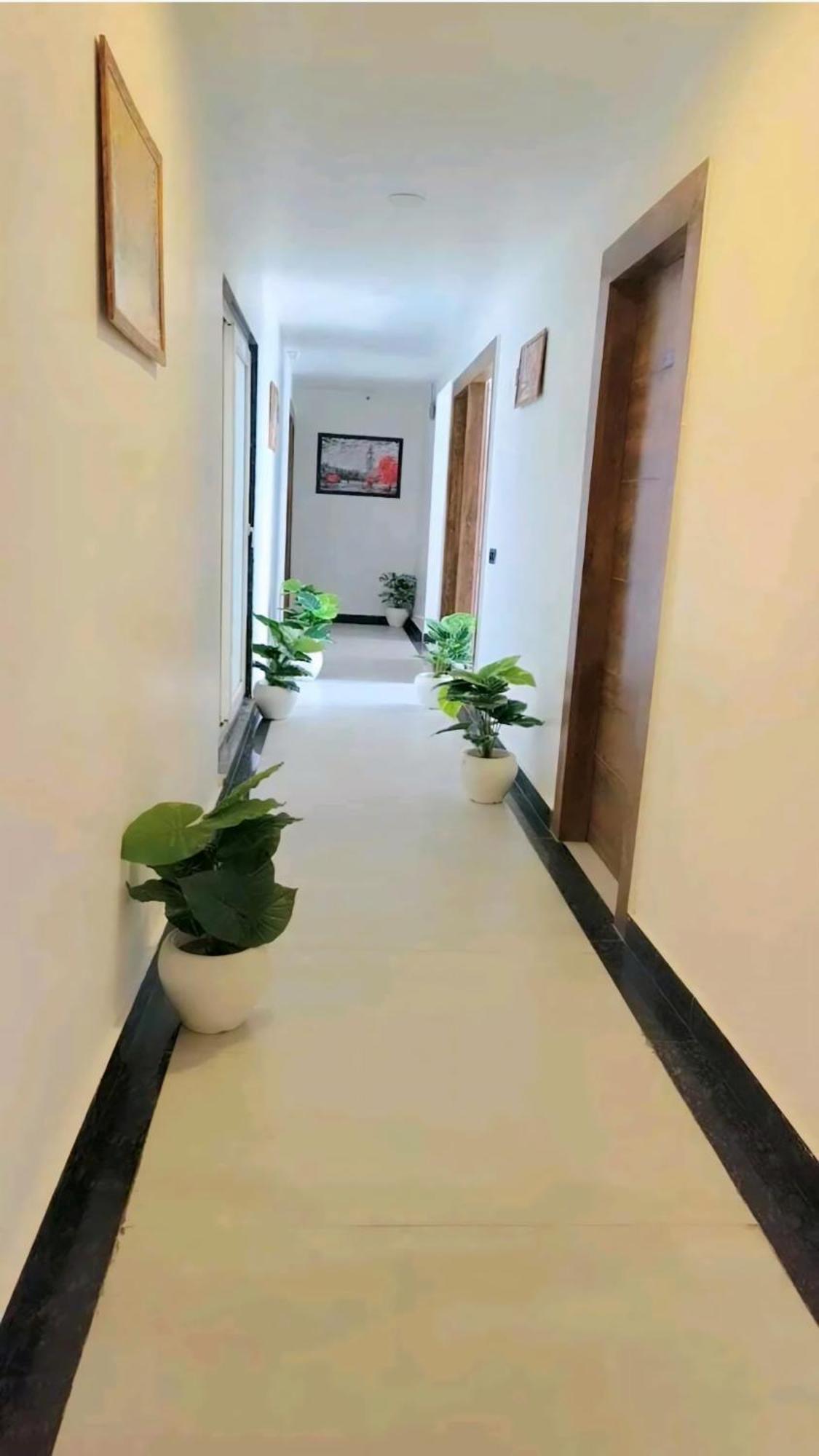Glace Stay Inn Near Igi Airport นิวเดลี ภายนอก รูปภาพ
